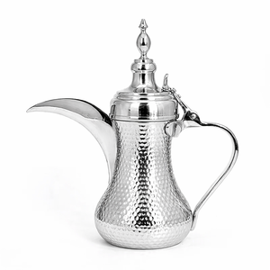 Cafetera Árabe Dallah Raslan de Acero Inoxidable con Acabado Pulido Espejo, Diseño Saudí, Grado Alimenticio, Portátil y de Mano, Acabado Plateado - Product Image 3