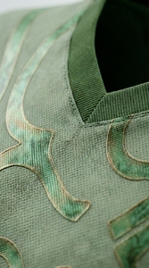 Vêtements streetwear personnalisés, design sur mesure, maillot de foot respirant en mesh, t-shirt col V - Product Image 5