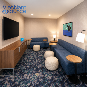 Muebles Comerciales de Madera Sólida FF&E Diseñados para Hoteles de Estancia Prolongada Home2 Suites, Proveedor OEM de Vietnam con 3 Años de Garantía - Product Image 1