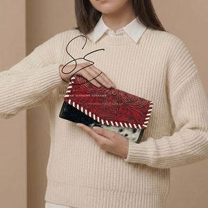 Cartera de cuero repujado floral para mujer, de piel de vaca con pelo, tipo clutch, tarjetero, organizador de efectivo y monedero - Product Image 3