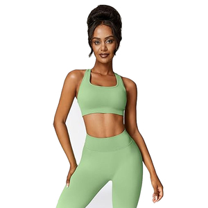 Ensemble de yoga uni pour femme avec soutien-gorge de sport et leggings courts taille mi-haute respirants – Tenue de sport 3 pièces pour le fitness à prix abordable - Product Image 3