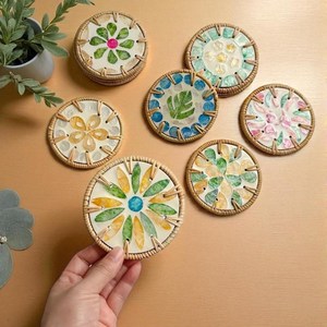 Posavasos de Ratán Hecho a Mano con Diseño Moderno y Patrón de Madreperla para Servir Té y Café y Decoración Elegante de Mesa - Product Image 5