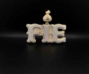 Pendentif Hip Hop Chrétien Personnalisé en Acier Inoxydable avec Diamants Glacés Style Bearbrick - Product Image 1