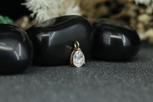 Colgante de Moissanita con Corte de Pera a Precio de Fábrica, Chapado en Oro, Plata 925, Collar Minimalista para Mujer - Product Image 3