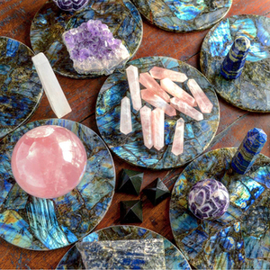Décoration de maison de luxe, plateau de service en pierre d'agate violette naturelle, géode, marbre, avec poignée en laiton - Product Image 3