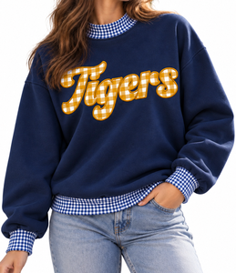 Sudadera de cuello alto personalizada al por mayor para mujer, con apliques bordados estilo universitario, cuello acanalado, forro polar de invierno - Product Image 6