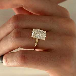Énorme bague de fiançailles en or jaune 14 carats avec diamant de laboratoire allongé de 5 carats, taille coussin, ajustement parfait, certifiée IGI - Product Image 5