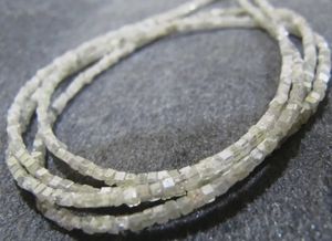 Perles de diamant gris laiteux naturel, facettées, en forme de cube, certifiées, taille 1,5 mm à 2 mm - Product Image 3