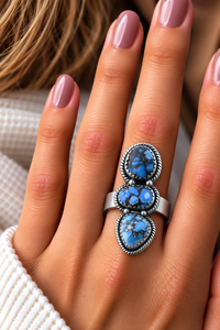 Anillo de Turquesa Golden Hill con 3 Piedras, Engaste de Garras, Hecho a Mano, Estilo Bohemio Occidental, Anillo de Joyería Único con Gema de Diseño - Product Image 2