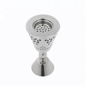 Encensoir en métal orné de luxe, argenté et à motif bois, avec base sur piédestal et design ajouré complexe, pour Bakhoor, vente en gros - Product Image 6