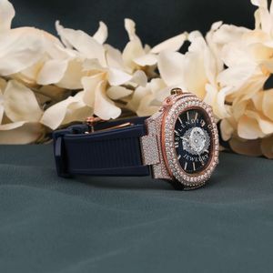 Splendide Montre de Luxe à Diamants, Mouvement Quartz Analogique ETA, Verre Saphir 28mm, Moissanite, Bracelet Argenté, Homme, Étanche 10m - Product Image 3
