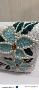 Bolso de mano con cuentas hecho a mano, elegante y asequible para damas, ideal para bodas, fiestas y festivales. - Product Image 4