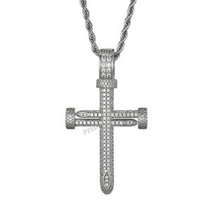 Collar de Moda Brillante con Colgante de Cruz Hip Hop con Incrustaciones de Diamantes de Moissanita Chapado en Oro sobre Plata de Ley - Product Image 1