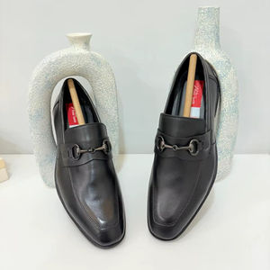 Chaussures habillées italiennes originales pour hommes, type penny loafer, avec semelles antidérapantes, tendance mode pour mariages, bureau et affaires - Product Image 1