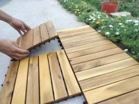 Dalles de sol en bois à emboîtement 30 x 30 cm pour patio, balcon, terrasse, jardin, étanches, antidérapantes, écologiques et certifiées
