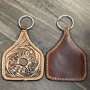 Porte-clés en cuir véritable repoussé floral style western, fait main et personnalisé - Product Image 6