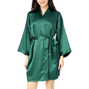 Ensemble de Nuit et de Détente Ultra Doux et Confortable en Soie Satinée Thermique pour Femme avec Col en V, Cordon de Serrage et Logo sur le Devant – Lisse et Luxueux - Product Image 6