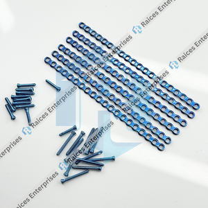 Plaques et vis en titane de haute qualité de 1,5 mm, découpables et verrouillables, lot de 46 pièces pour la chirurgie orthopédique vétérinaire des chats et des chiens - Product Image 3