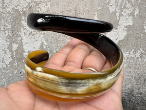 Brazalete de cuerno de búfalo, pulsera única en espiral con diseño de serpiente de Perfect Enterprises - Product Image 4