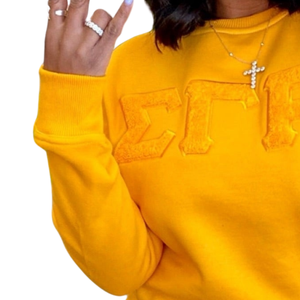 Sweat-shirt en chenille avec lettres grecques Sigma Gamma Rho en or, broderie pour femmes, mélange de coton, manches longues, coupe élégante - Product Image 5