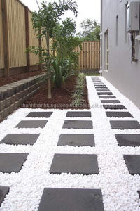 Galets naturels concassés en gros, gravier blanc pour la décoration de jardins et de parcs extérieurs - Product Image 6