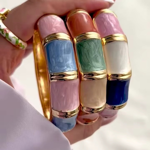 เครื่องประดับแฟชั่นผู้หญิง แอมี่ จิวเวลรี่ กำไลข้อมือเรซิ่น กำไลข้อมือแบบหนา กำไลอะคริลิค - Product Image 1