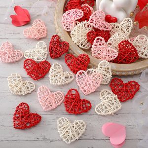Ornement mignon en forme de cœur rose pour la table de la Saint-Valentin, accessoire décoratif en rotin en forme de cœurs. - Product Image 5