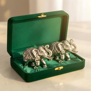 Statue d'éléphant Feng Shui plaquée argent, ensemble de 2 à 4 pouces, objet porte-bonheur Vastu pour la décoration de table et la salle de prière - Product Image 1