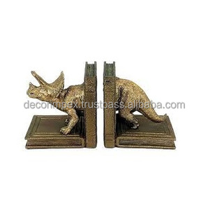 Hechos a mano de latón y aluminio con un acabado de oro antiguo, estos sujetalibros añaden un toque de sofisticación salvaje - Product Image 5