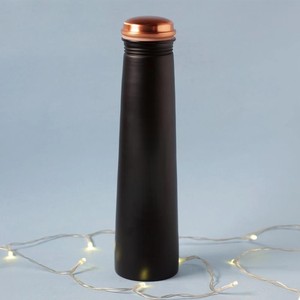 Bouteille d'eau en cuivre noir mat avec bouchon doré, bouteille à boire ayurvédique de luxe, anti-fuite, pour la maison, le bureau, la salle de sport et les voyages - Product Image 1