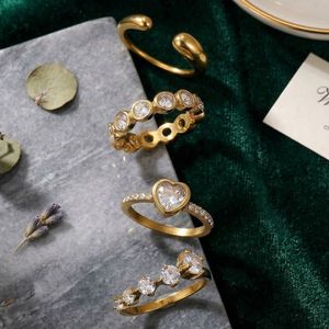 Anillos de Acero Inoxidable al por Mayor con Zirconia en Forma de Corazón para Mujer, Joyería Minimalista de Alta Gama para Uso Diario - Product Image 2