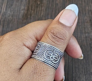 Anillo Floral Negro de Plata de Ley 925 Hecho a Mano, Anillo de Boda Vintage, Regalo - Product Image 1