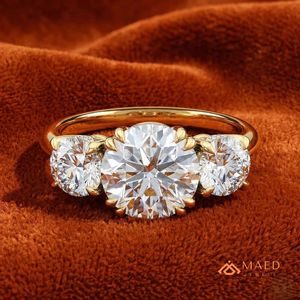Bague de fiançailles en moissanite plaquée or de luxe avec sertissage à griffes, taille ronde, bijou de mariée, cadeau pour femme, pour mariage, anniversaire, fête - Product Image 4