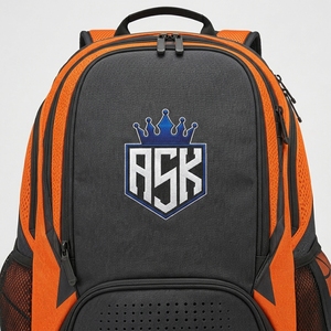 Sac à dos de basketball fabriqué avec un tissu léger et résistant, plusieurs compartiments, bretelles confortables et rangement pratique - Product Image 5