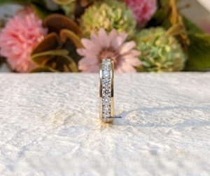 แหวนแต่งงานเพชรทรงกลมสีทองขาว 14K ทองคำแท้ รับรองโดย IGI สำหรับผู้หญิง เหมาะสำหรับงานปาร์ตี้และเป็นของขวัญ - Product Image 3