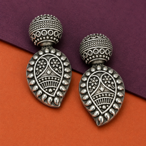Proveedor Mayorista de Pendientes Colgantes de Plata Tibetana Vintage con Diseño Floral, Joyería Chapada Antigua para Mujer - Product Image 1