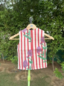 Veste en coton matelassée à motifs imprimés faite à la main pour enfants |   Gilet sans manches à fleurs pour enfants - Product Image 6