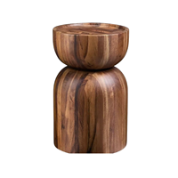 Tabouret en teck fait main Dam, design minimaliste contemporain avec finition naturelle écologique pour la décoration intérieure, les complexes hôteliers et les cafés