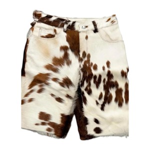 Shorts en cuir de vachette véritable pour femmes, taille haute, élégants, mode streetwear, décontractés, style moderne, fournisseur OEM personnalisé - Product Image 4