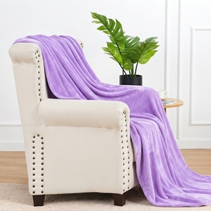 Couverture en peluche lilas, en polaire et flanelle, tricotée, personnalisée pour la maison et les voyages - Product Image 4
