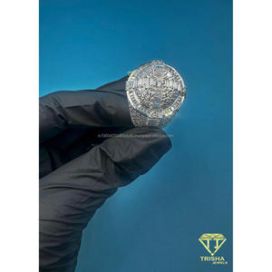 Anillo de Plata 925 con Diamante Cultivado en Laboratorio, Diseño Redondo con Incrustaciones de Piedras Baguette, Joyería de Alta Gama para Compradores Mayoristas - Product Image 2
