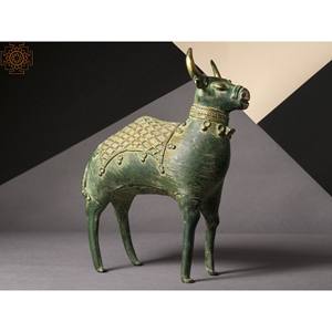 8 pouces fait à la main en laiton Nandi Sculpture Tribal Art Made in India Catégorie de produit Sculptures - Product Image 4