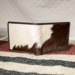 Portefeuille en cuir de vachette véritable pour homme, fait main, fin, à double pli, durable, en cuir à poils. - Product Image 2