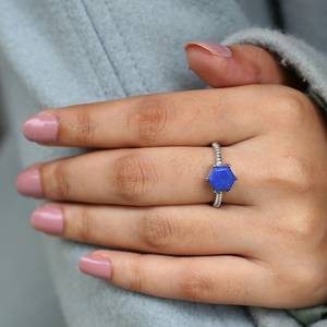 Anillo hexagonal de lapislázuli en plata de ley, anillo de promesa solitario con piedra preciosa azul, regalo de joyería para mujer, anillo elegante. - Product Image 5