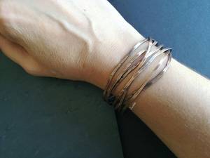 Bracelet manchette en cuivre, manchette minimaliste en fil métallique, simple, décontracté, élégant, bracelet de tous les jours, cadeau de bijoux idéal pour les jeunes femmes - Product Image 3