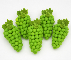 Vente en gros de grappes de raisins en feutre de laine faites à la main de haute qualité - Écologiques - 10 cm - Jouet de simulation de fruits Montessori - Product Image 4