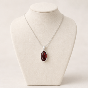 Collar con Colgante Geométrico Fino, Granate Facetado Ovalado, Plata de Ley 925, Colgante con Engaste en Bisel, Cadena de 18 Pulgadas, Regalo para Mujer - Product Image 3