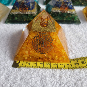Belle pyramide d'orgonite en cristal naturel citrine meilleure qualité agate de style amour améthyste sculptée artisanat en pierre semi-précieuse - Product Image 5