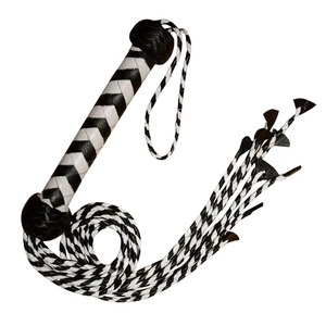Fusta para caballos de alta calidad, ligera y duradera, con agarre ergonómico, perfecta para entrenamiento, disciplina y deporte ecuestre. - Product Image 4