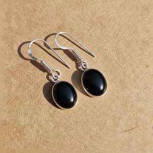 Pendientes de Aro de Piedra Negra de Primera Calidad, Elegantes Pendientes de Aro con Gemas para Mujer, Suministro del Fabricante de Joyería - Product Image 4